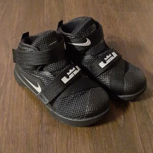 Nike Lebron James shoes